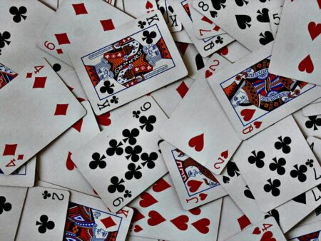 Strategien für Live-Poker-Turniere und wie man gewinnt