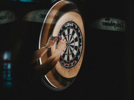 Wettmöglichkeiten für Live-Dart-Events und In-Play-Strategien