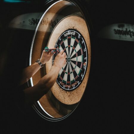 Wettmöglichkeiten für Live-Dart-Events und In-Play-Strategien